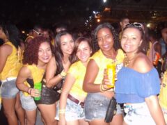 Oktober 10 Anos